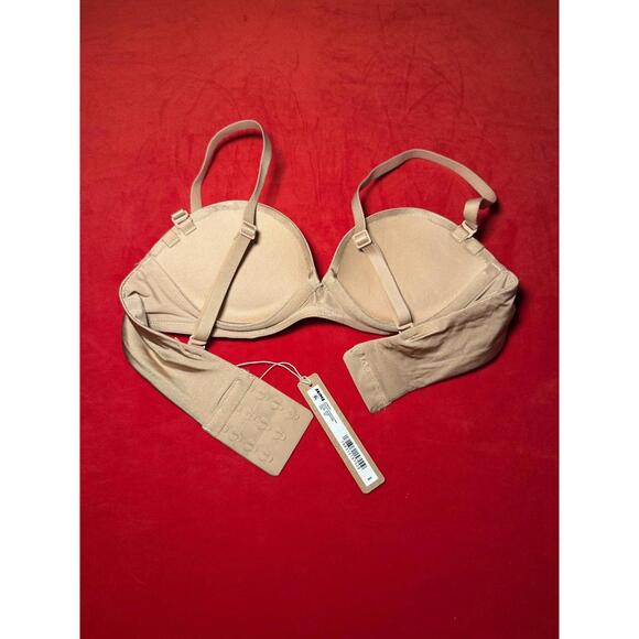 Skims Ultimate Push Up Strapless Bra Color Clay Size 32A - Picture 2 of 3